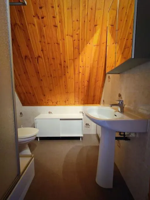 Apartment Logement 6 Pers Au Coeur Des Montagnes Pyreneennes Linge De Maison Et Papier Toilette Non Fournis Boutx